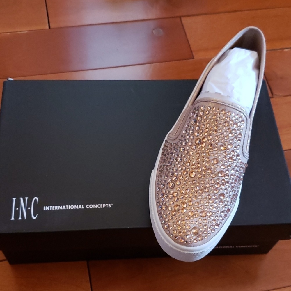 Slip on's - Picture 2 of 2